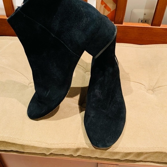 Dolce Vita Women Black Suede Ankle Boot with Side Silver Zipper. - Picture 2 of 13